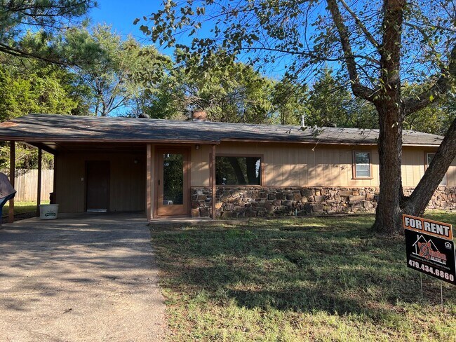 Foto del edificio - 38 Circle H Ln