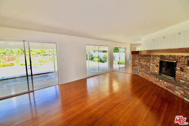 Foto del edificio - 23431 Clarendon St