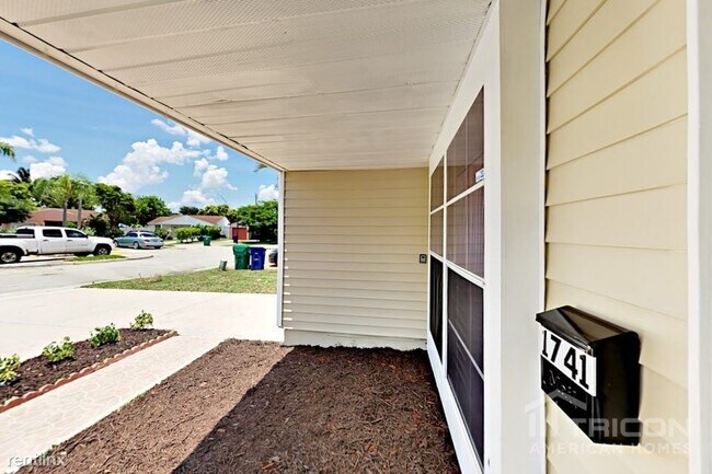 Building Photo - 1741 SW 84th Ave