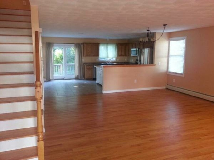 Primary Photo - 39 Buttonwood St