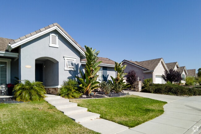 Single story homes are common in Mission Hills.