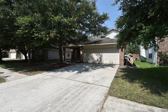 Building Photo - 21603 Falvel Lake Dr