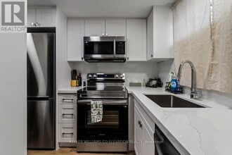 Building Photo - 610 King St E