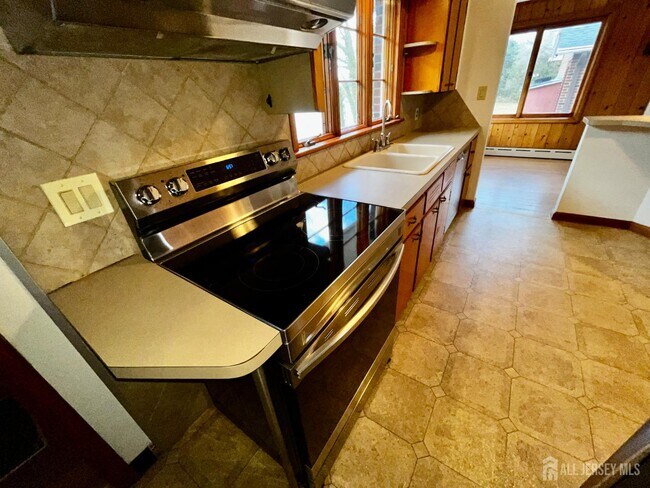 Building Photo - 123 McCutcheon Ave