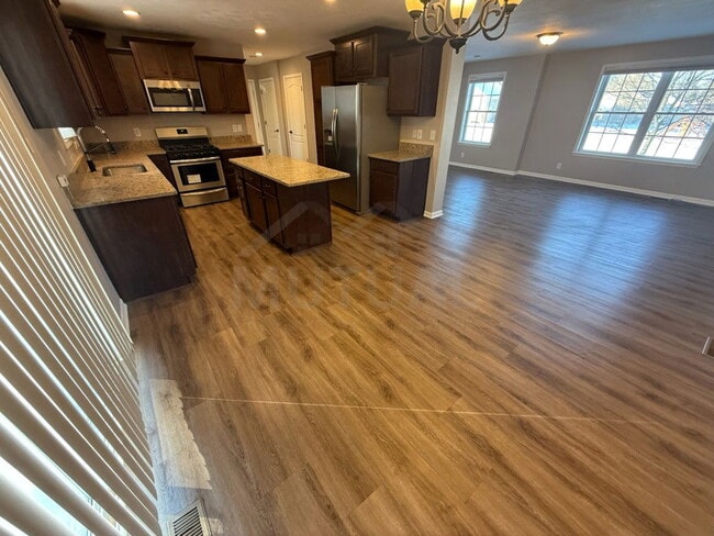 Building Photo - 1113 Tartan Ln