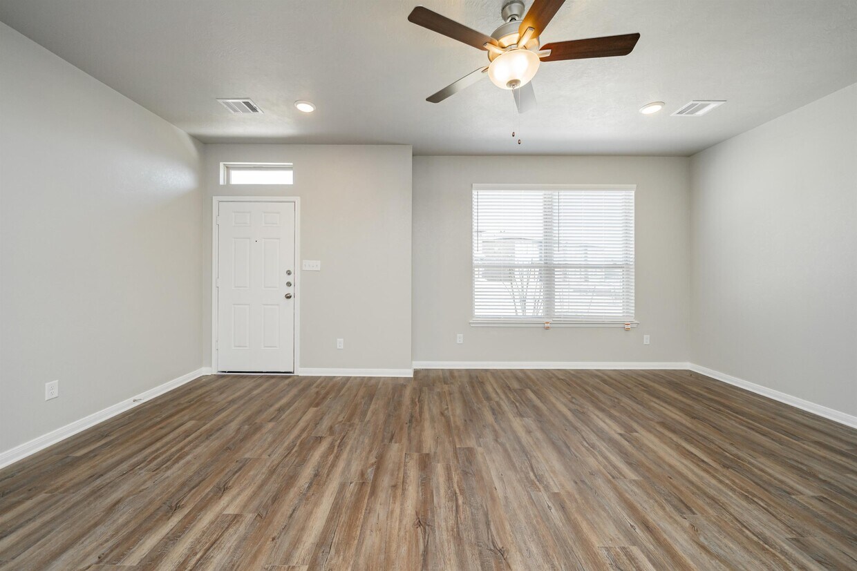 Primary Photo - 4089 Cross Park Dr