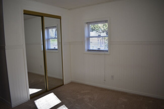 Building Photo - 28 Rinkus Dr