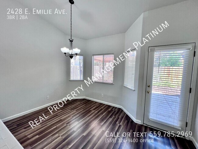 Foto del edificio - 2428 E Emilie Ave