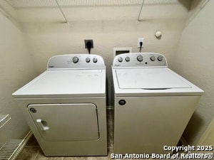 Building Photo - 9114 Laguna Falls