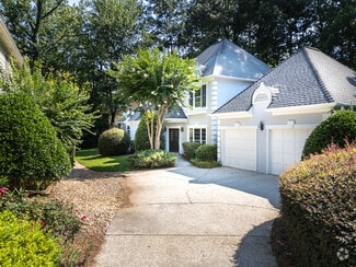 Building Photo - 1050 Shady Valley Pl NE
