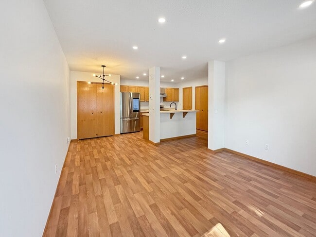 Building Photo - 1389 Highpoint Curve