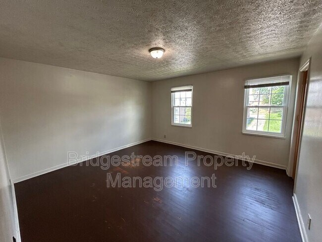 Foto del edificio - 1320 Chardon Ct