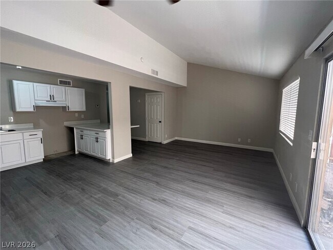 Foto del edificio - 5237 Garden Ln