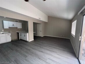 Building Photo - 5237 Garden Ln
