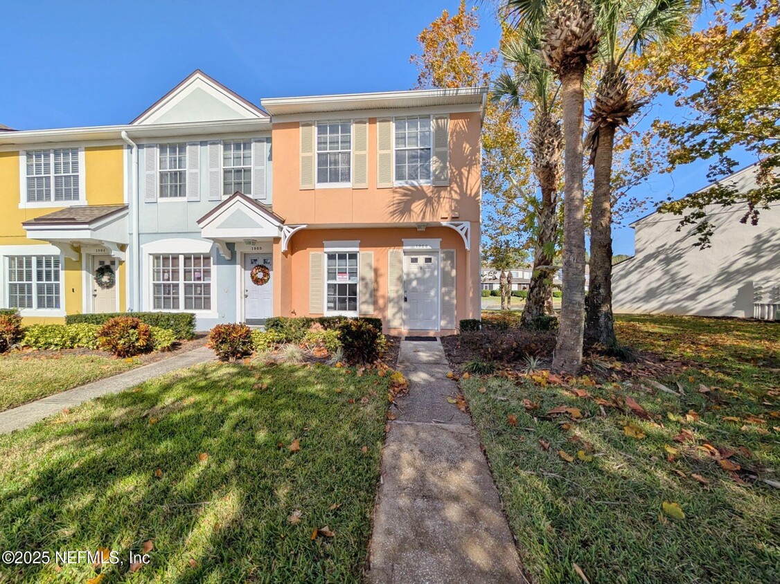 Primary Photo - 12311 Kensington Lakes Dr