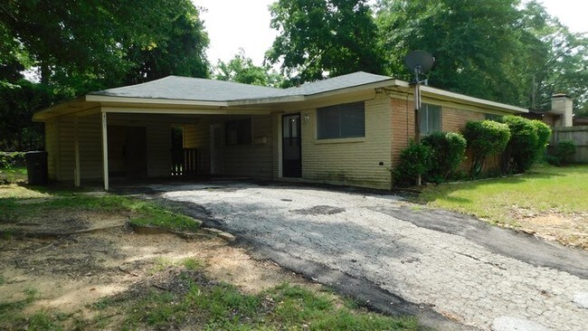 Building Photo - 407 N Parkdale Dr