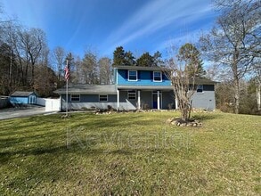 Building Photo - 300 Jefferson Ln