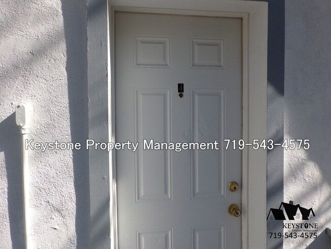 Building Photo - ALL UTILITIES INCLUDED! Upstairs -  1 Bed/1 Bath Apartment with $375 Off Move In Special!  $750/$750