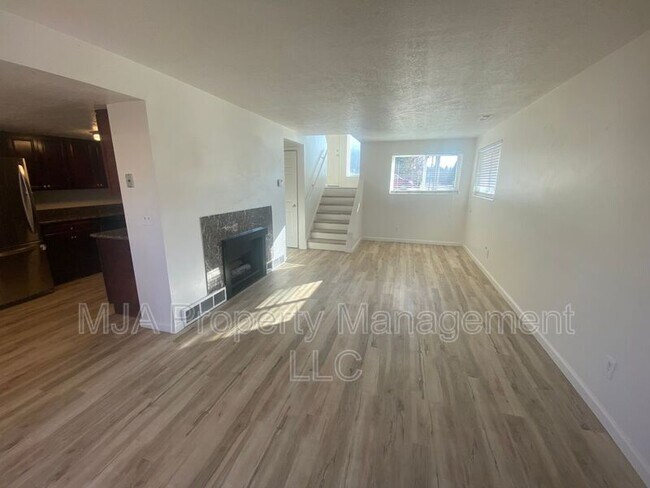 Foto del edificio - 1815 E Vine St