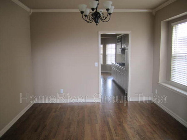 Foto del edificio - 18611 E 43rd St