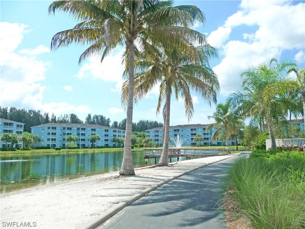 Building Photo - 16685 Lake Cir Dr
