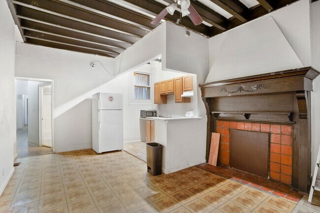 Foto del edificio - 1709 W Montgomery Ave