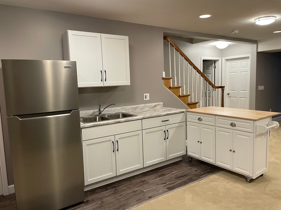 6736 Penn Ave S Unit Basement Apt Util Paid, Richfield, MN 55423