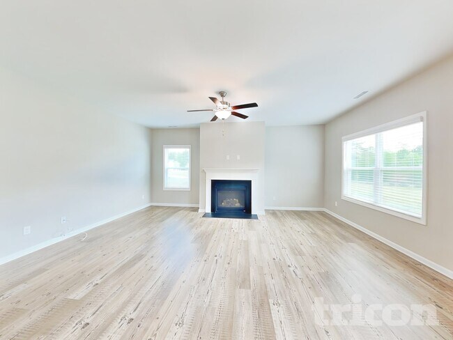 Foto del edificio - 20 Evergreen Ln