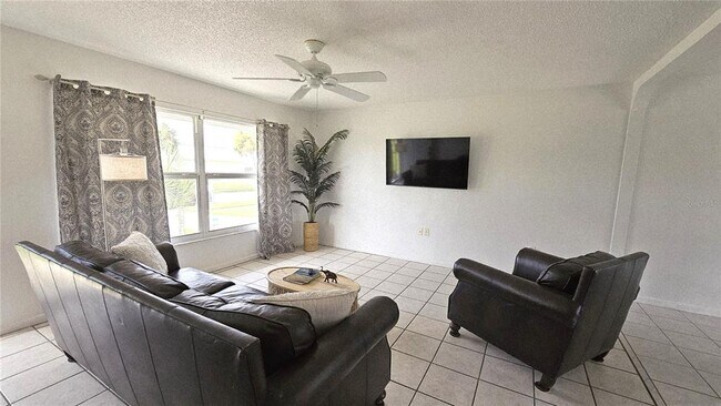 Building Photo - 13398 Ballon Ave