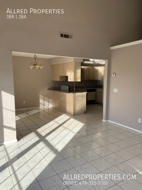 Building Photo - 3 bedroom Duplex Fayetteville