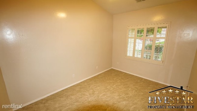 Foto del edificio - 10103 Huntington Downs Ave
