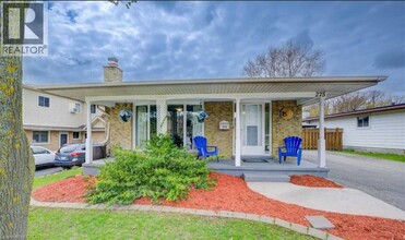 Building Photo - 275 Kingswood Dr