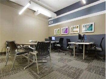 Building Photo - 1300 N Wells St