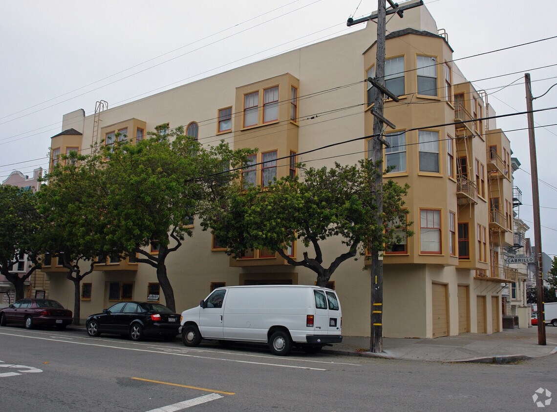 Building Photo - 300 Cabrillo St