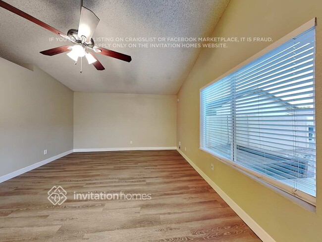 Building Photo - 1920 N Illinois St