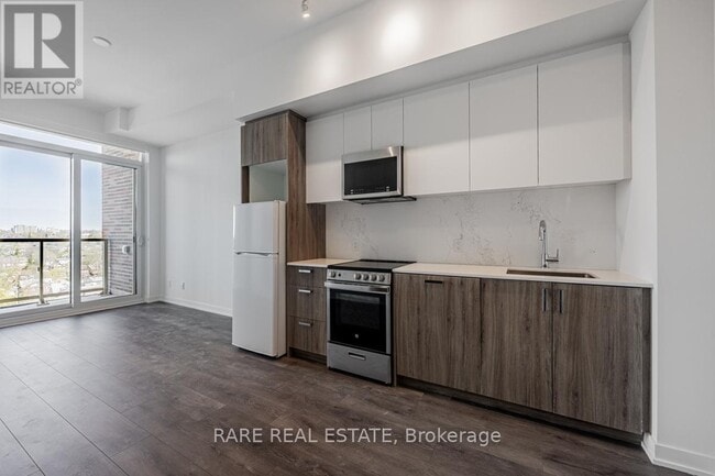 Photo du bâtiment - 1787-1787 St Clair Ave W