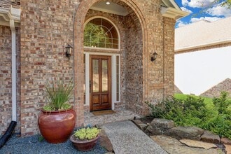 Building Photo - 5022 Coral Gables Dr