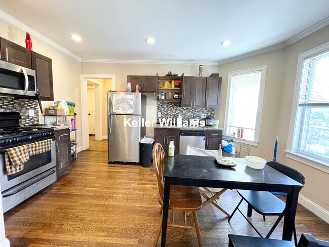 Foto del edificio - 39 Glen Rd