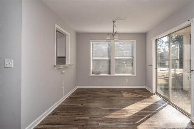 Building Photo - 6821 Willowbrook Dr