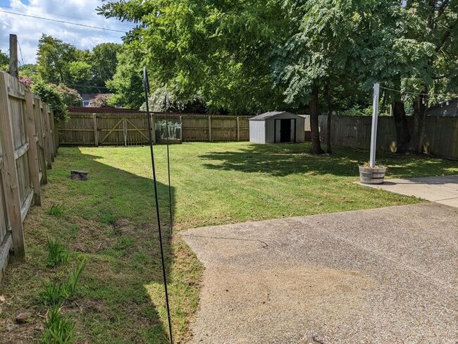 Building Photo - Remodeled Woodbine Cottage