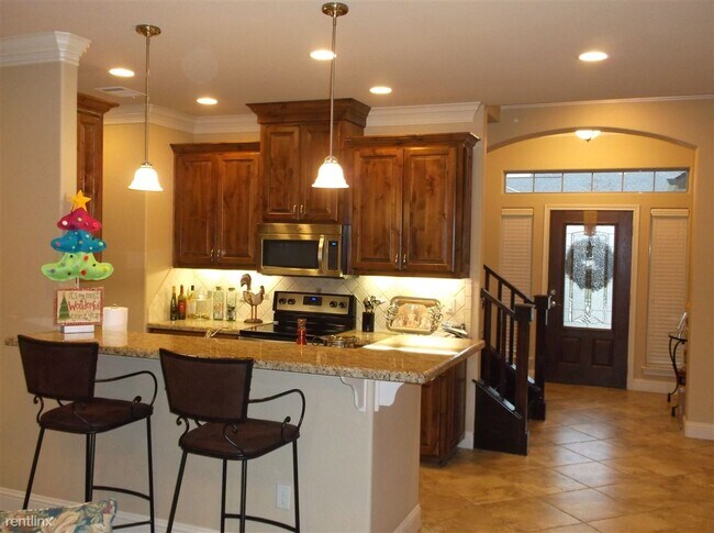 Building Photo - 3 br, 3.5 bath Townhome - 1736 Lonetree Dr