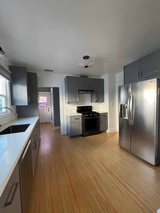 Cocina - 3234 W 27th St
