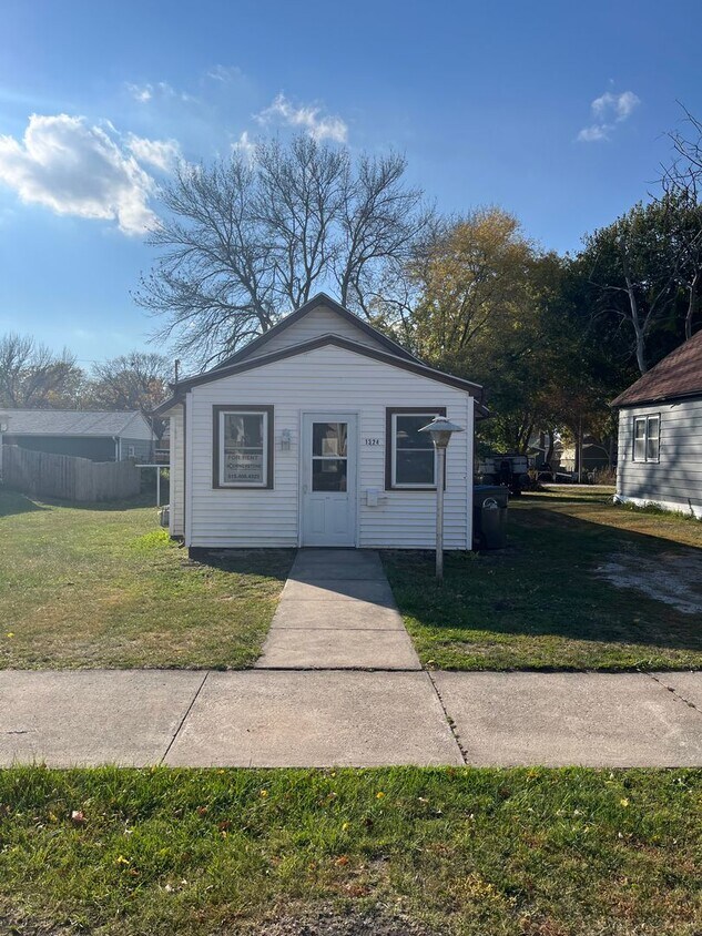 Primary Photo - 2 bedroom house now available $675