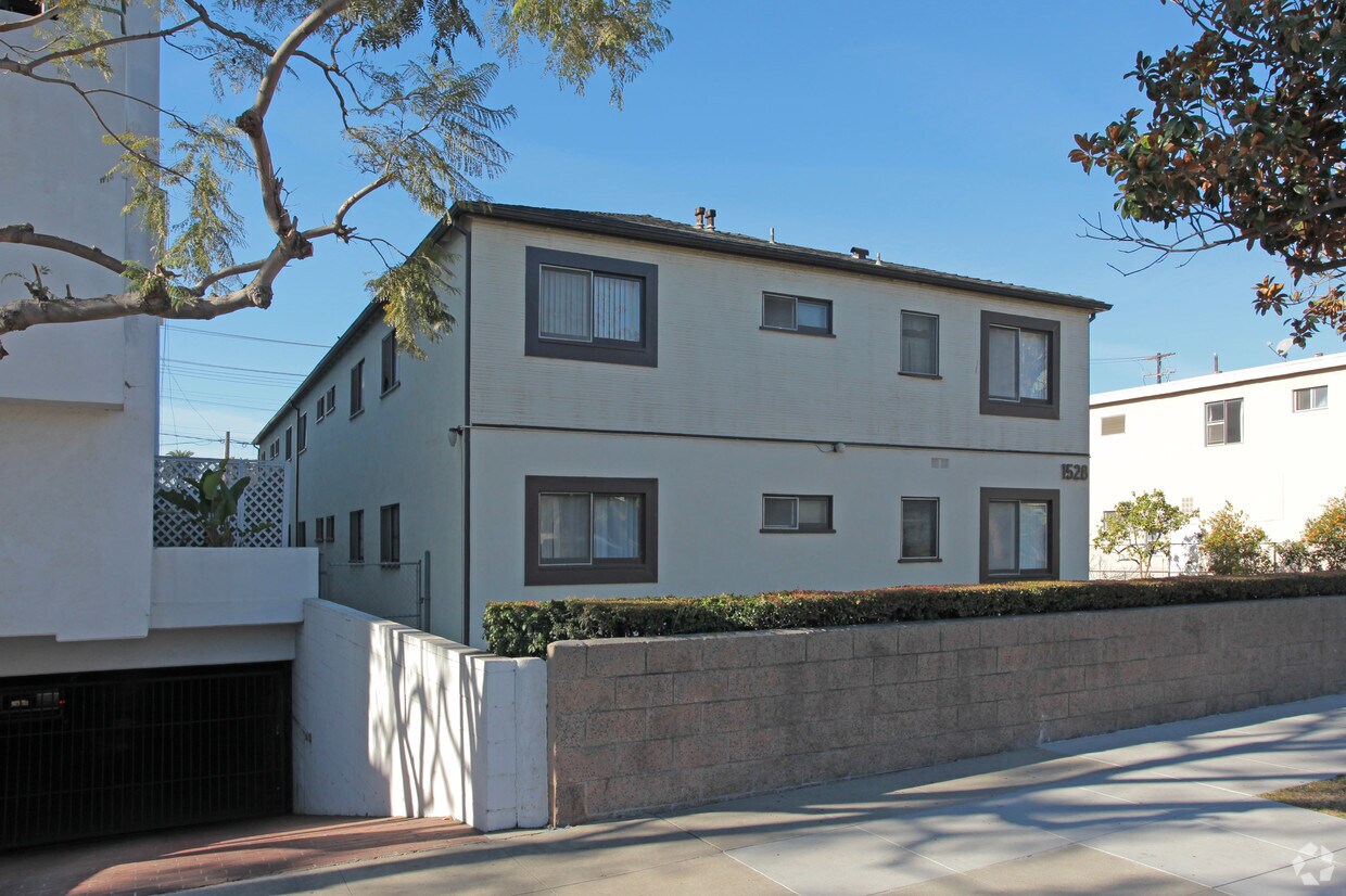 Building Photo - 1528 9th St