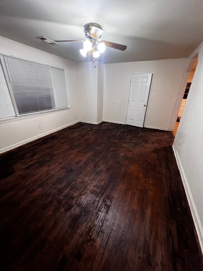 Building Photo - 3468 Shenandoah Dr