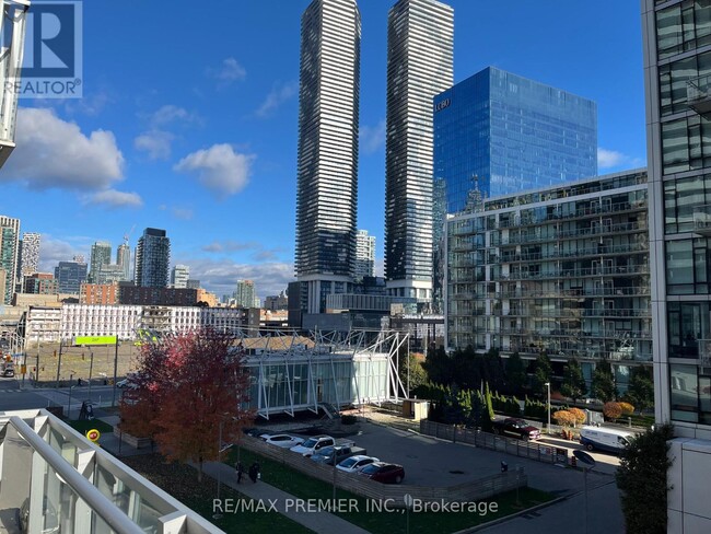 Building Photo - 29-429 Queens Quay E