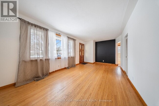 Building Photo - 32 Collingdon Dr
