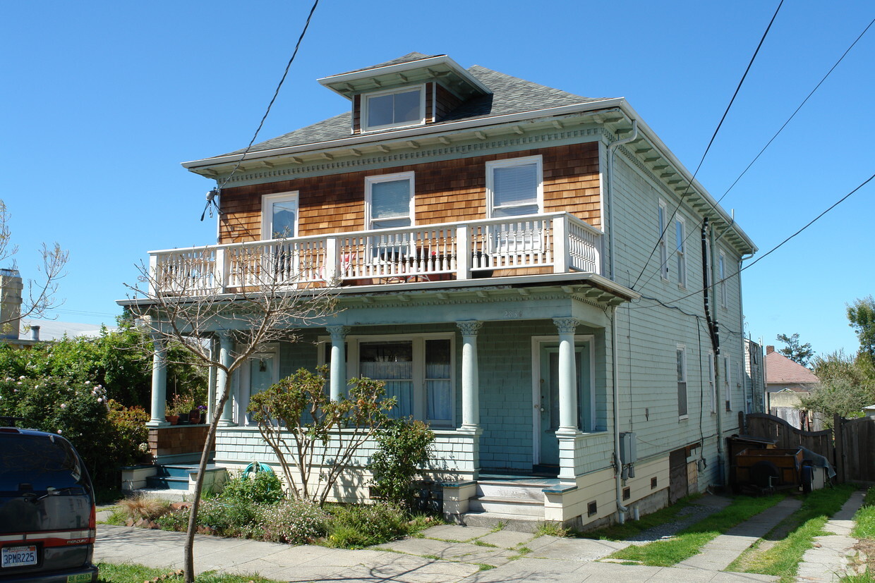 Primary Photo - 2838 Fulton St