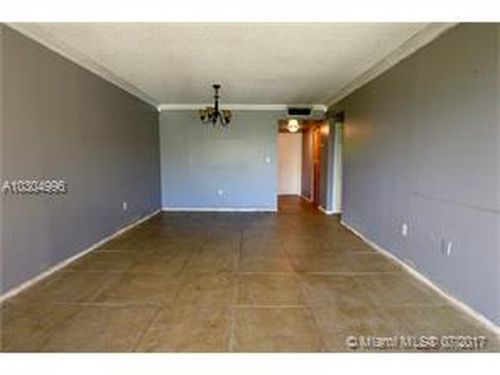 Foto del edificio - 10815 SW 112th Ave