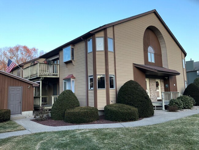 Foto del edificio - 163 Pine Grove Dr